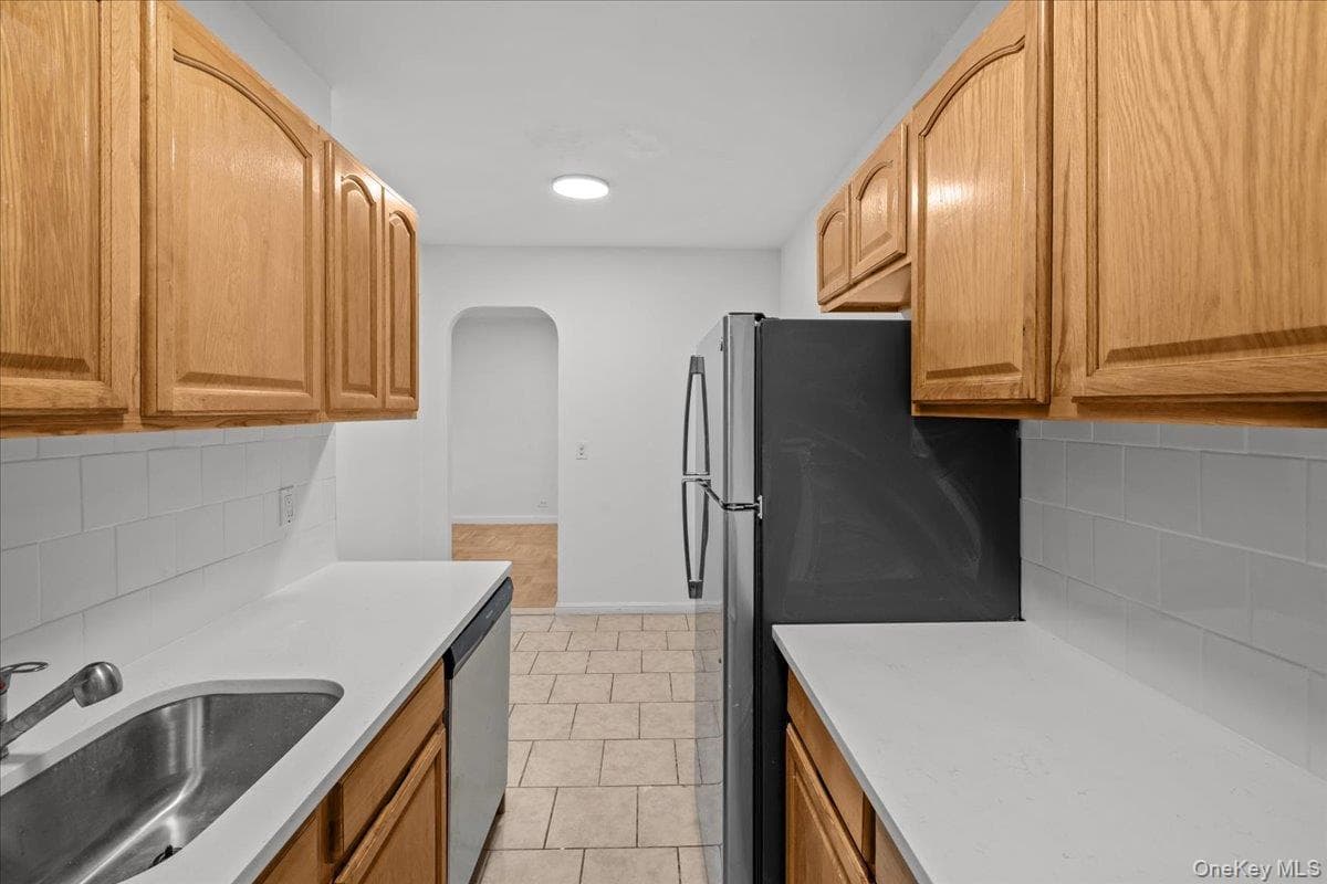 3017 Riverdale Avenue Unit: 5J thumbnail 7