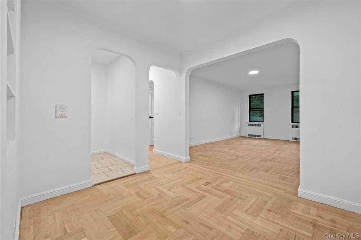 3017 Riverdale Avenue Unit: 5J thumbnail 2