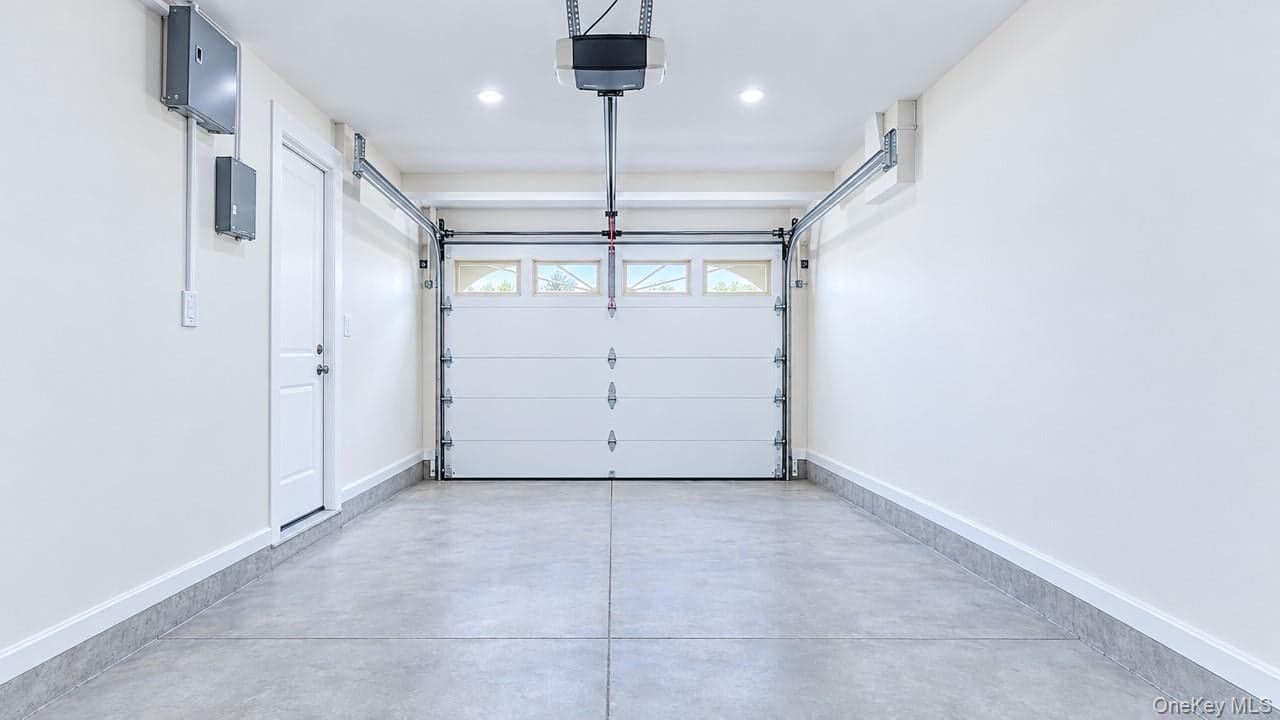 15 Coachman Lane thumbnail 32