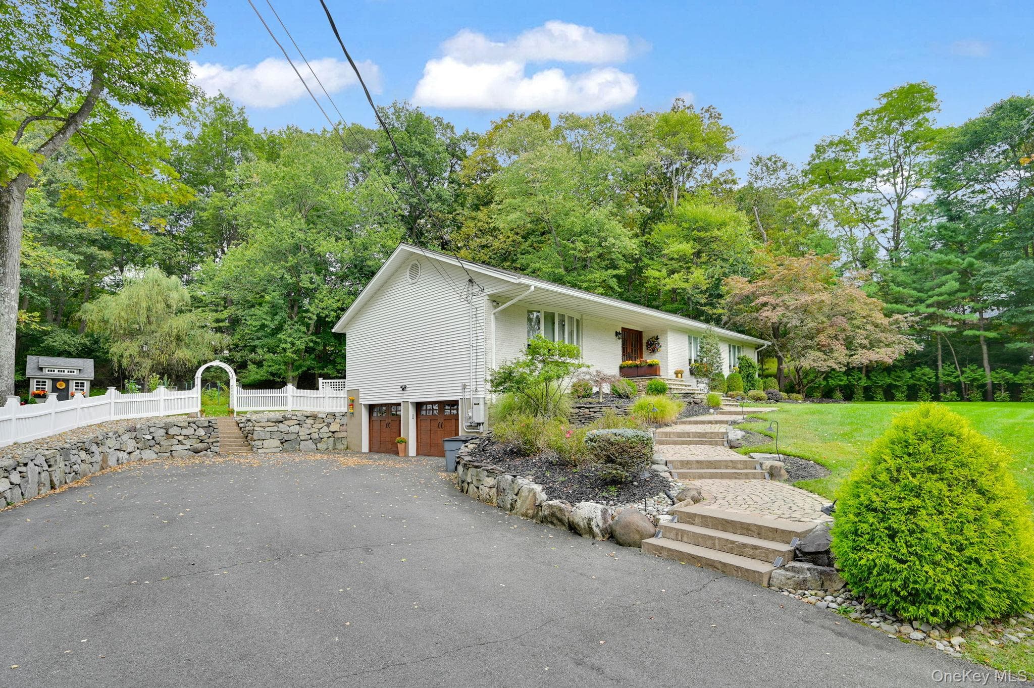 15 Ramapo Lane thumbnail 3