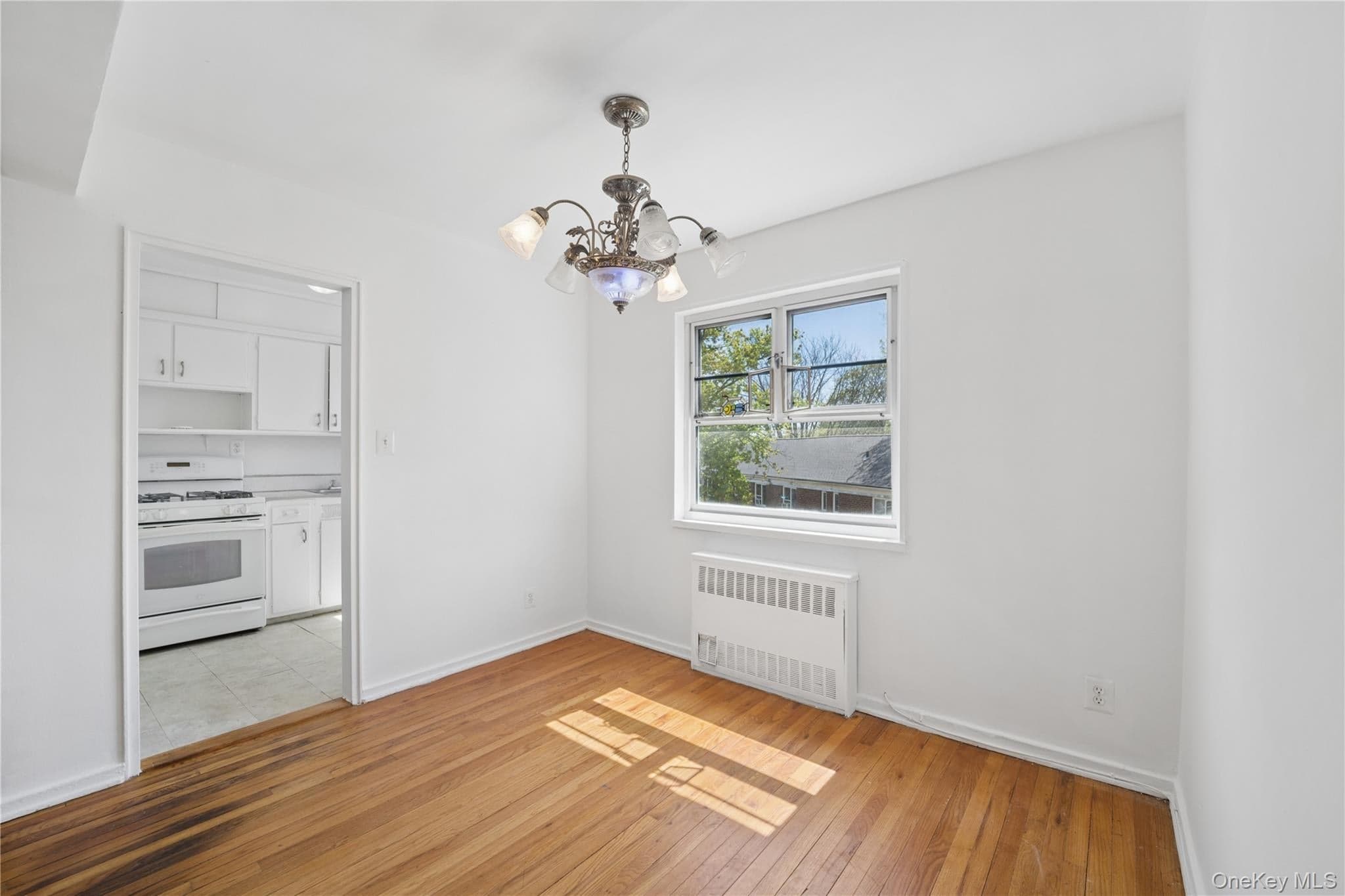 228-14 Stronghurst Avenue Unit: Upper thumbnail 4