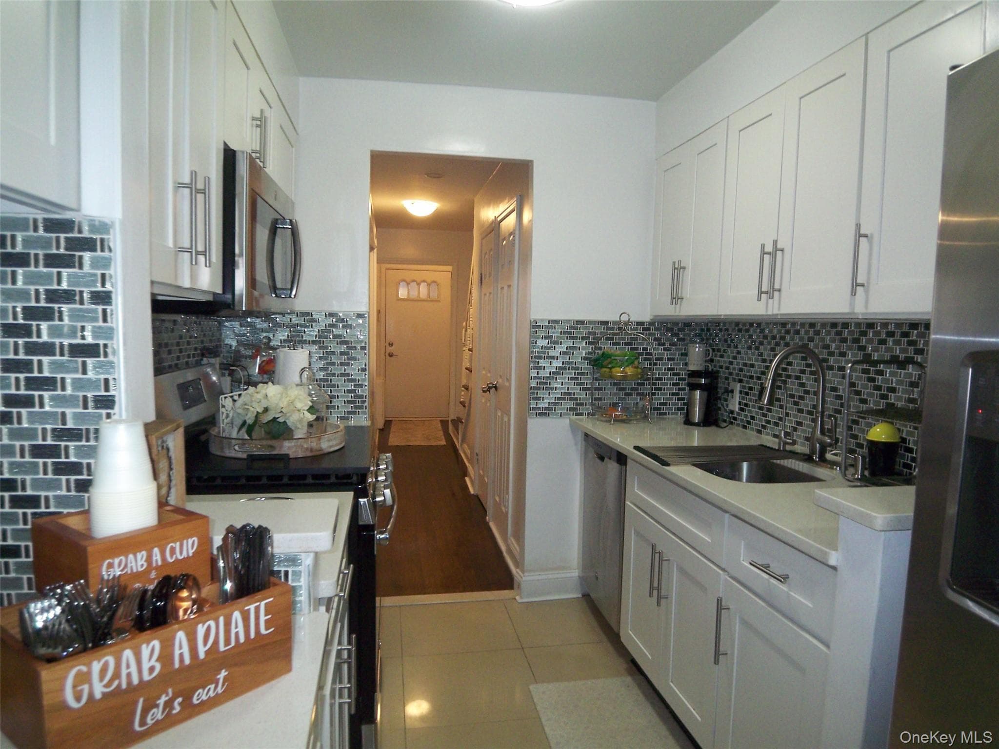 4382 Byron Avenue thumbnail 4