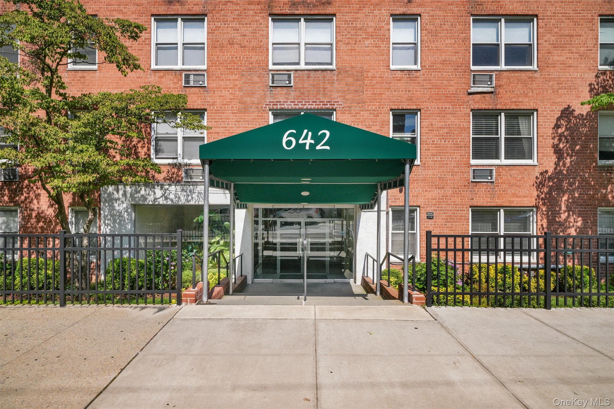 642 Locust Street Unit: 4H thumbnail 2