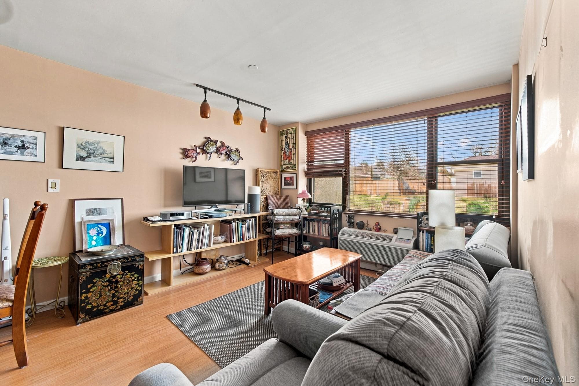 185 W Park Avenue Unit: 316 thumbnail 12