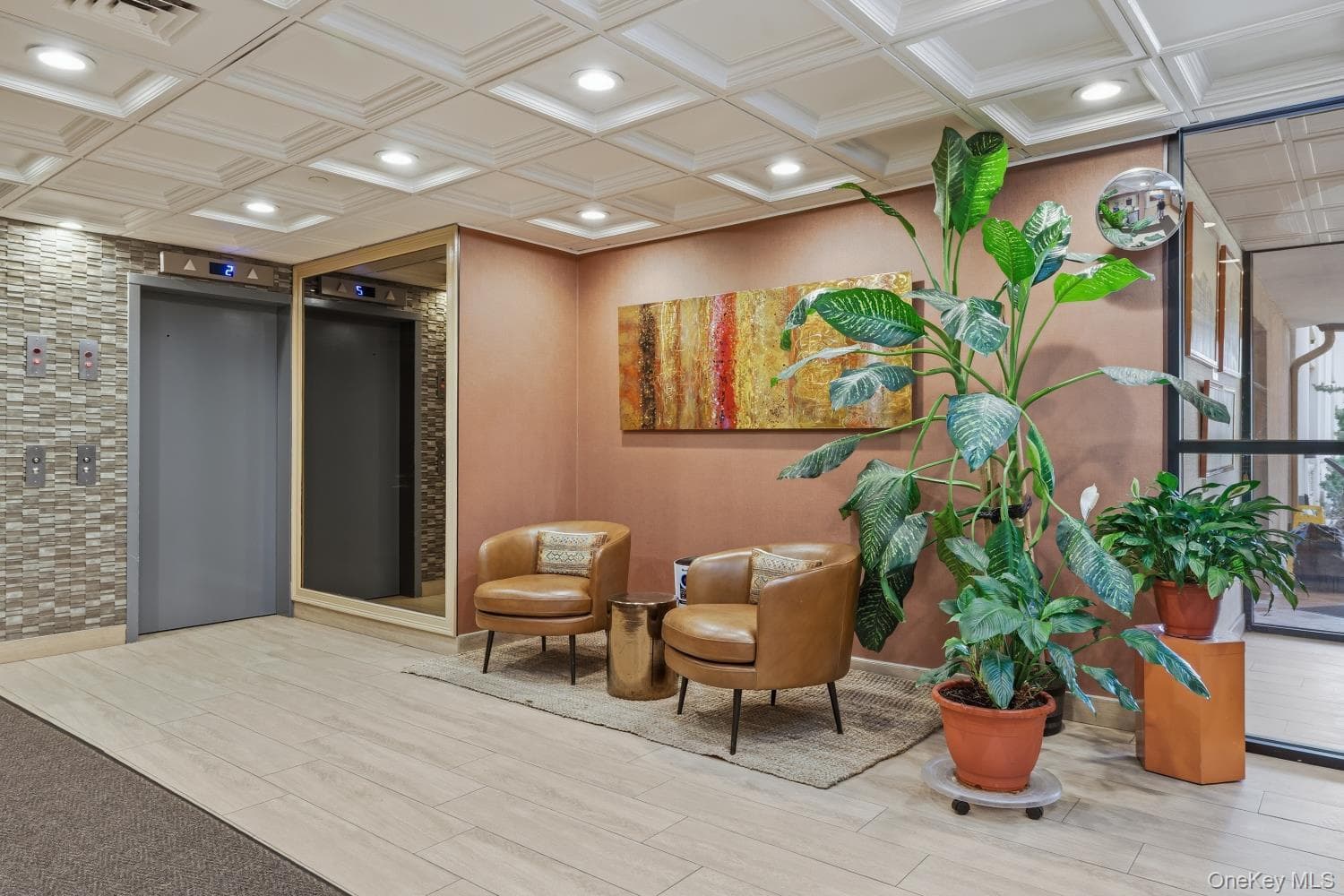 185 W Park Avenue Unit: 316 thumbnail 4