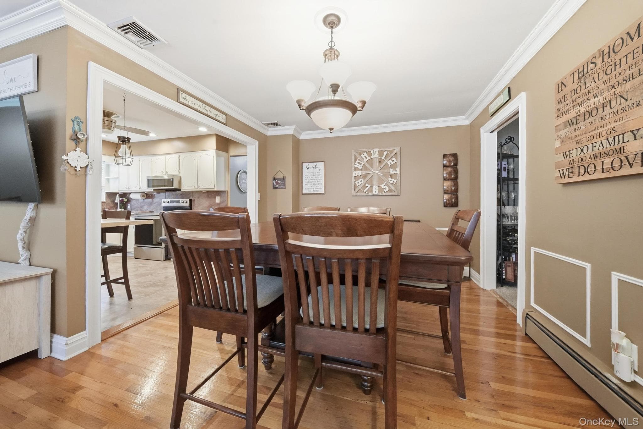 1523 Dewey Avenue thumbnail 5