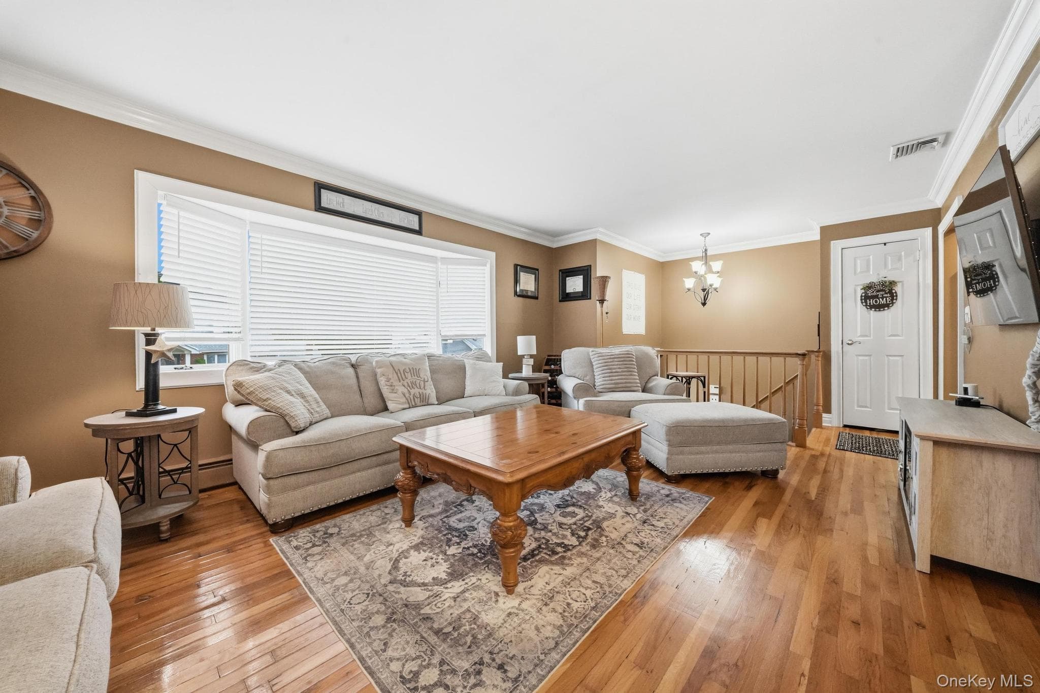 1523 Dewey Avenue thumbnail 3