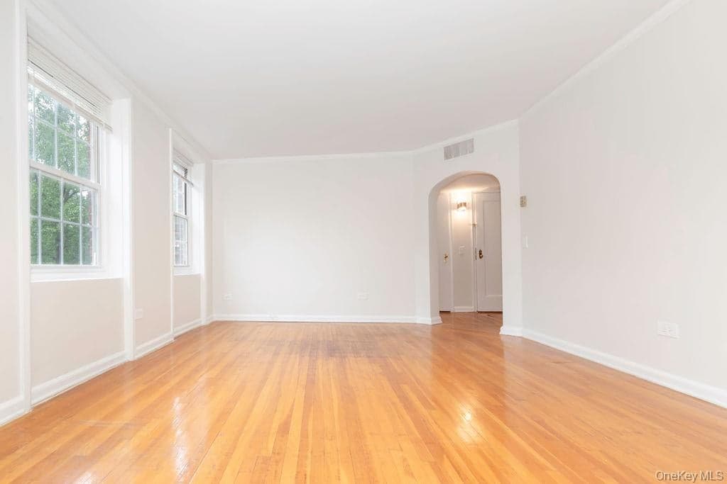 1344 Midland Avenue Unit: 3E thumbnail 9