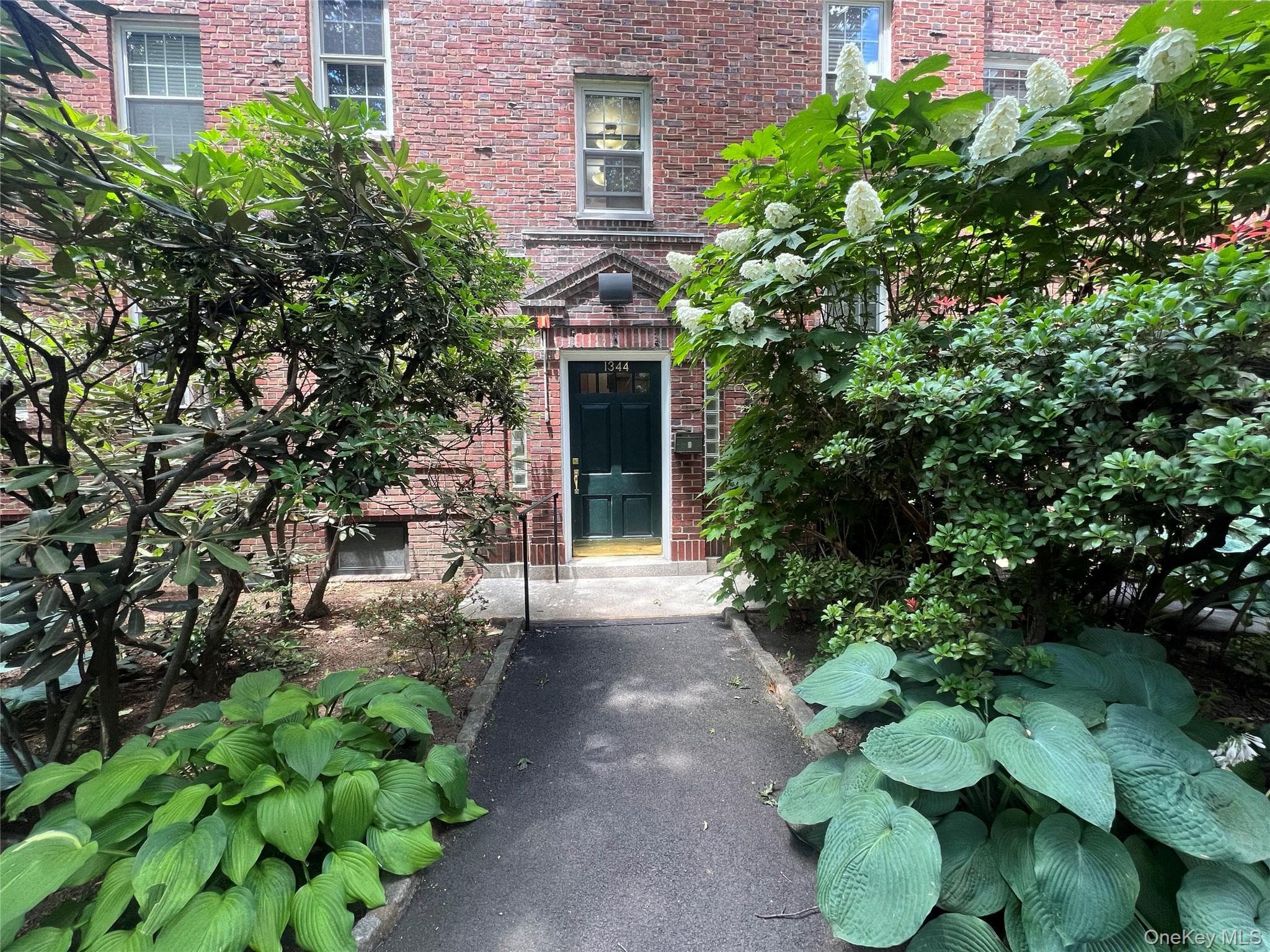 1344 Midland Avenue Unit: 3E thumbnail 31