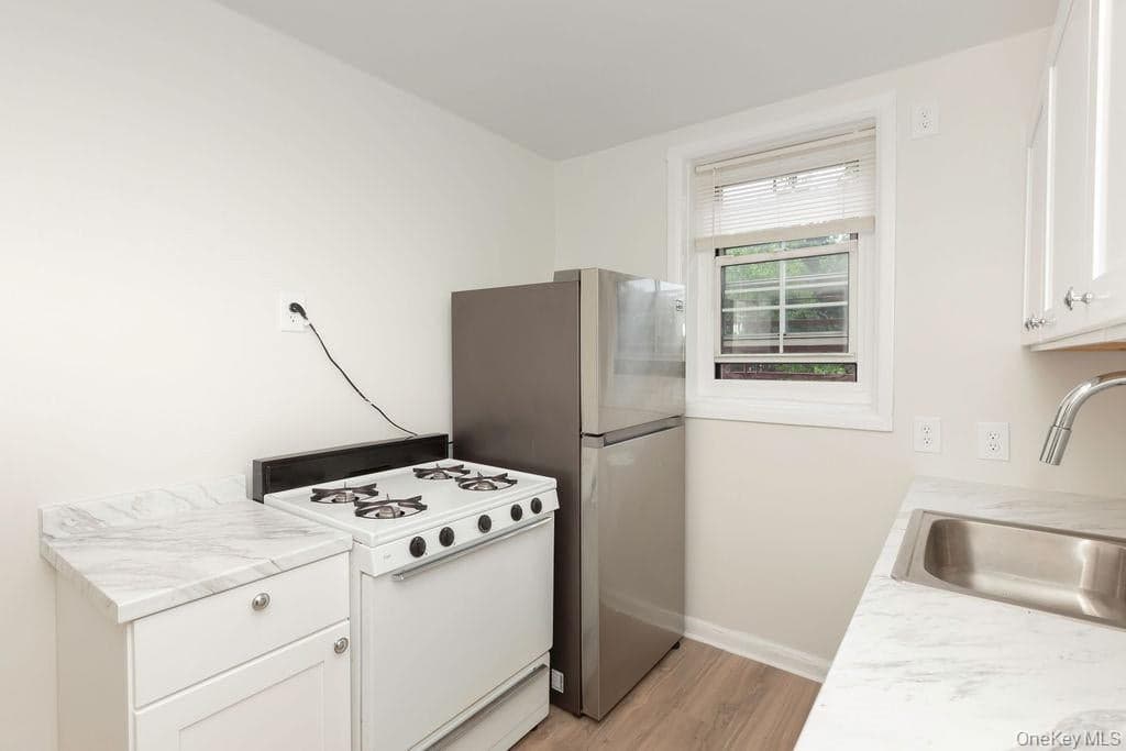 1344 Midland Avenue Unit: 3E thumbnail 17
