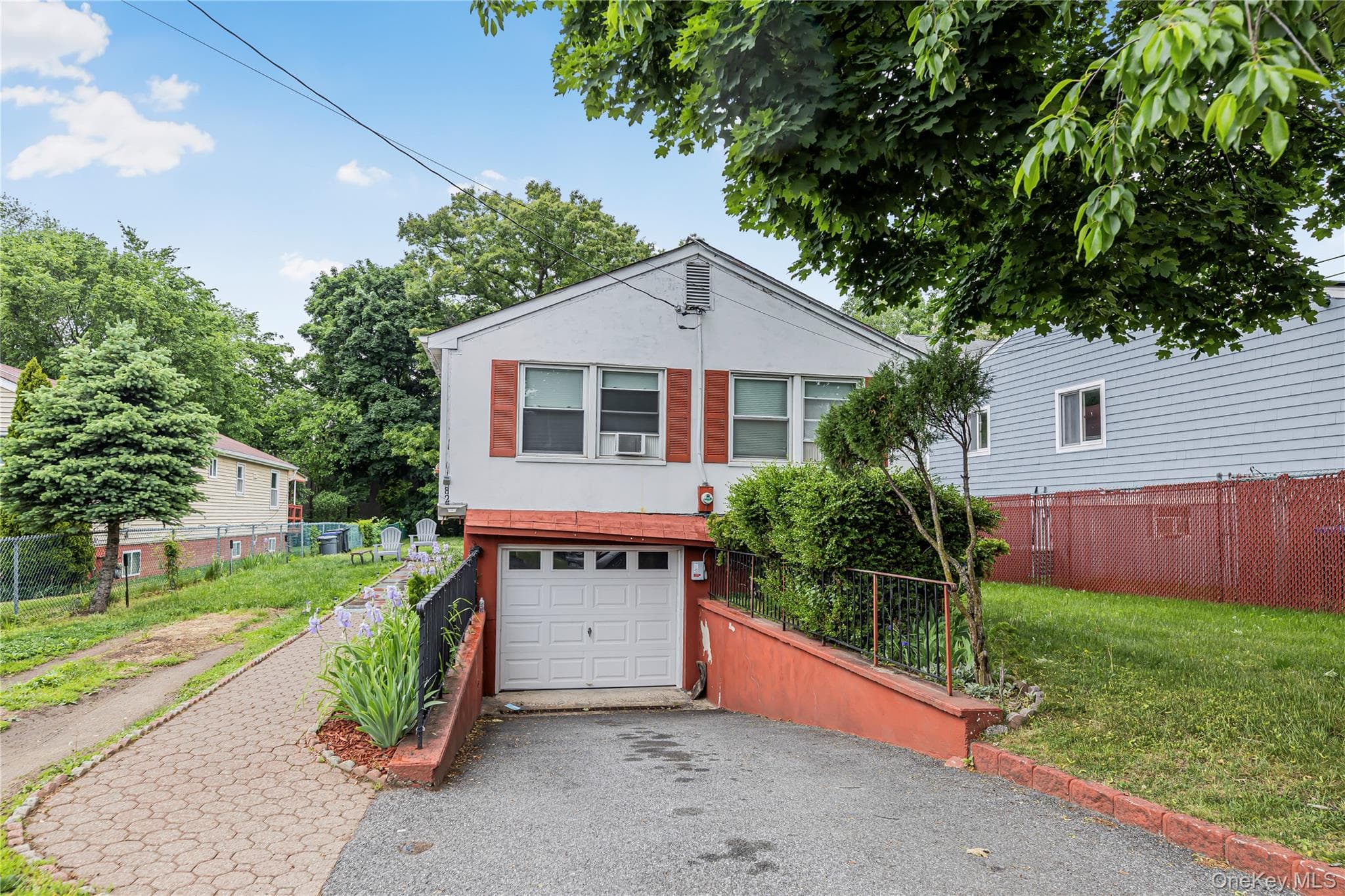 82 Riverdale Avenue thumbnail 3