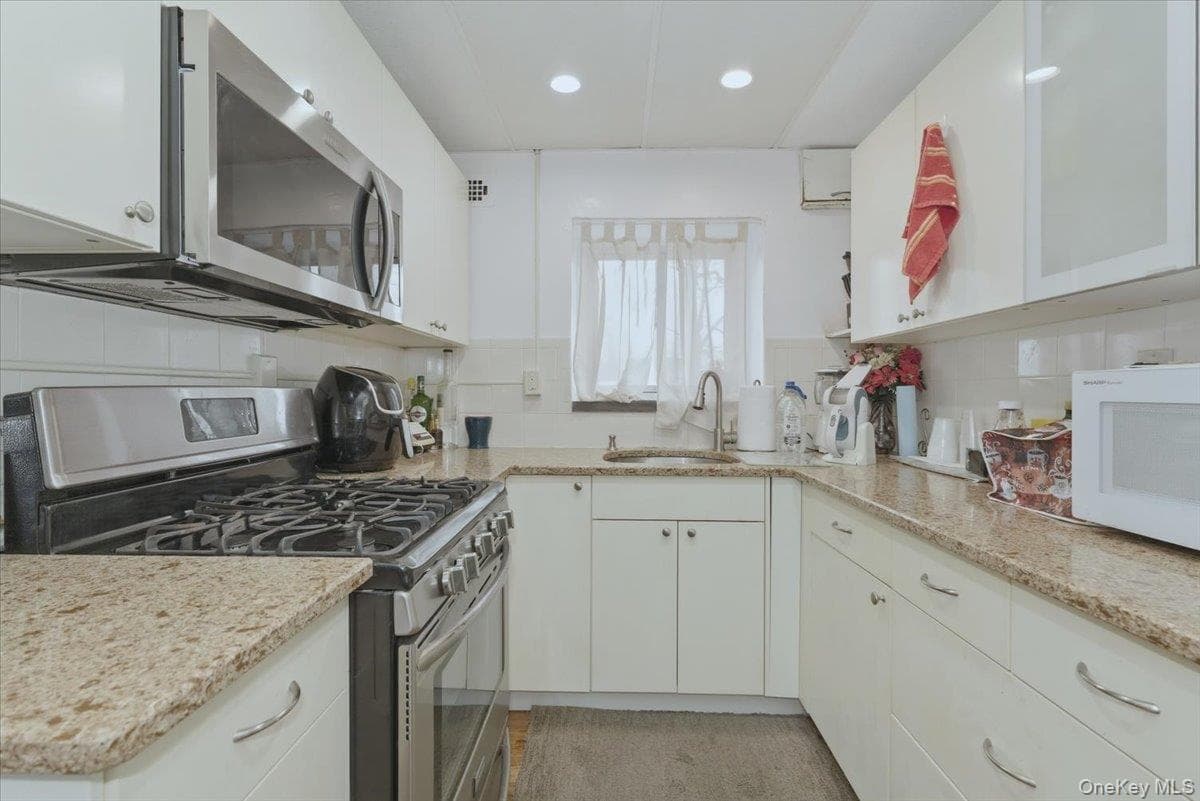 222 Smith Street Unit: 2E thumbnail 5