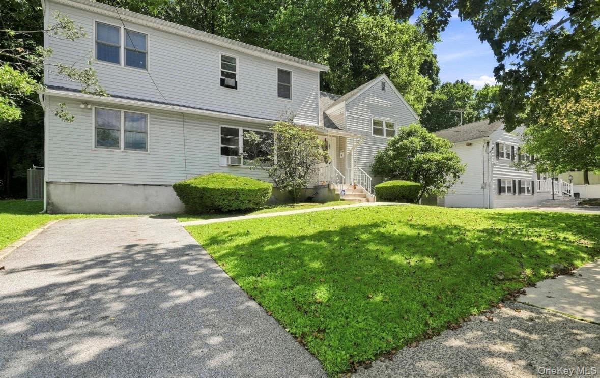 100 Pembrook Drive photo 1