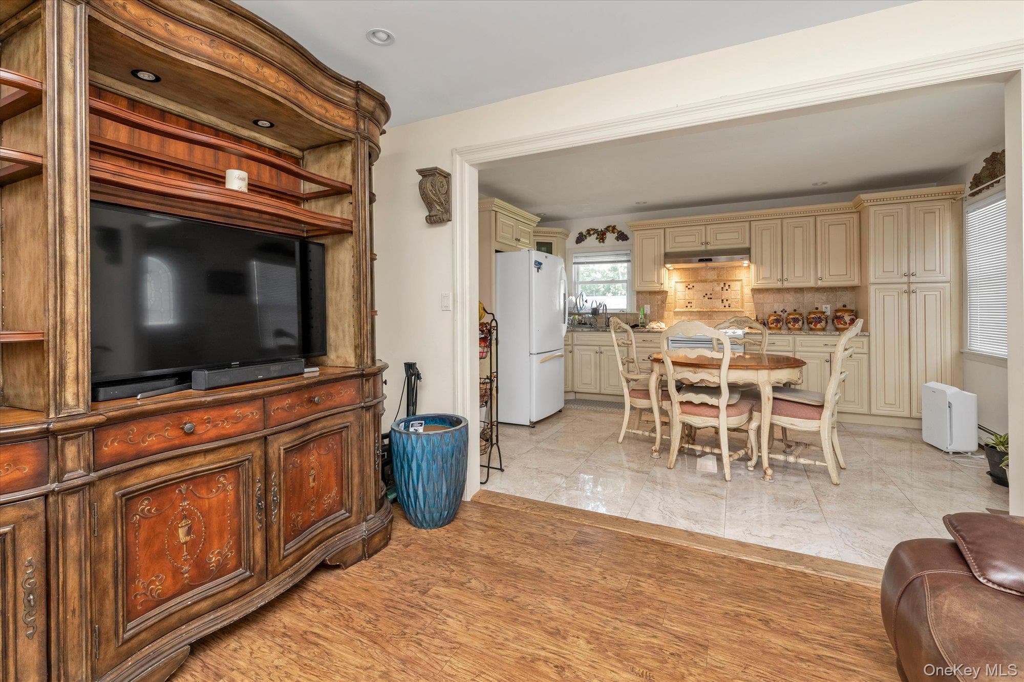 15 Lexington Avenue thumbnail 6