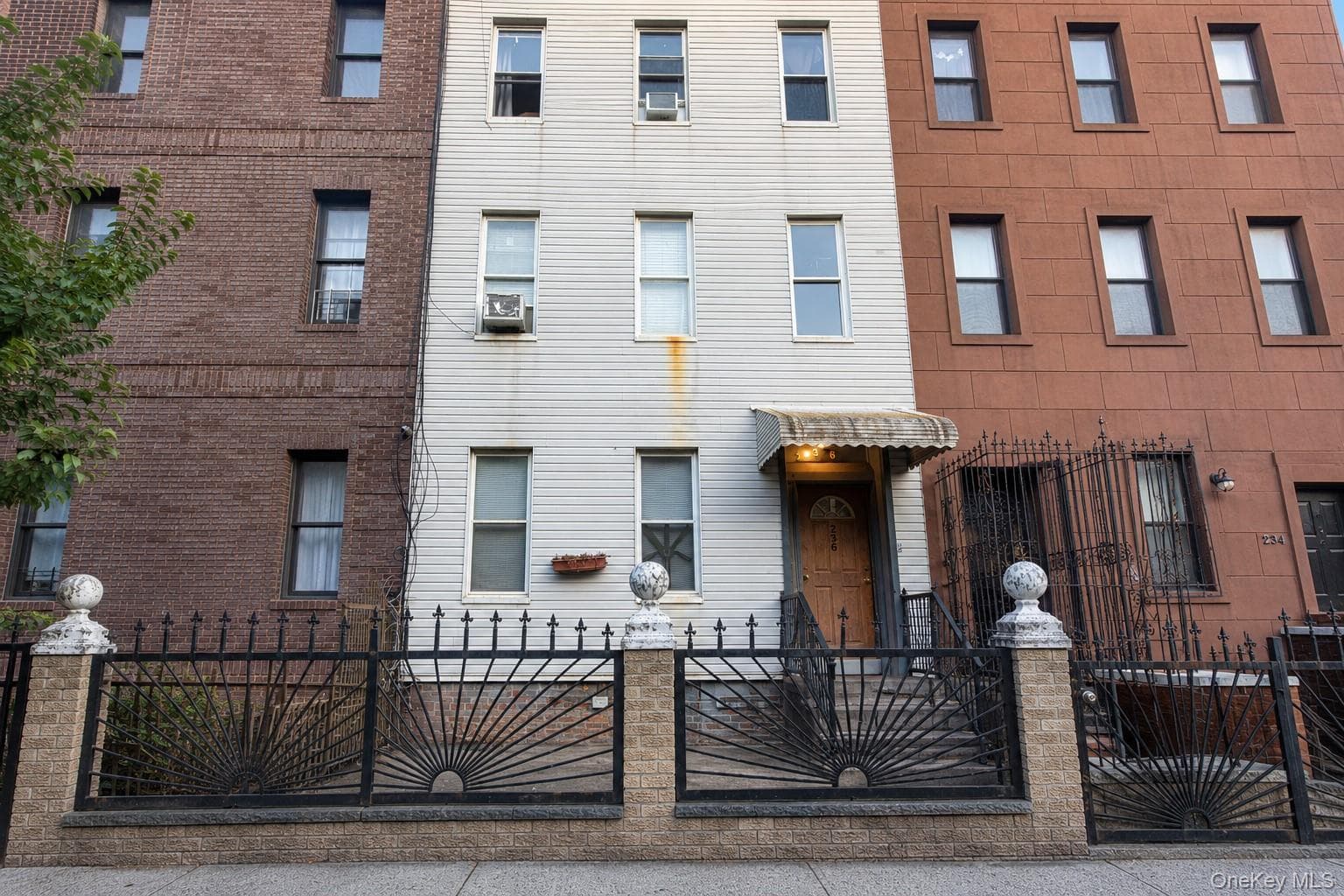 236 Schaefer Street photo 1