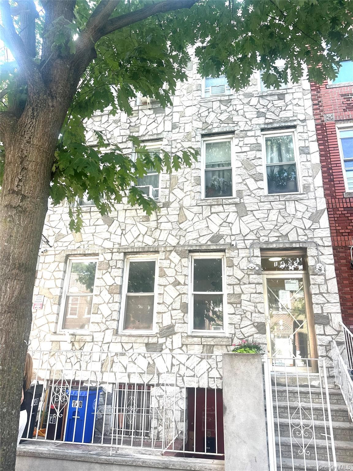 140 E 52nd Street, Brooklyn