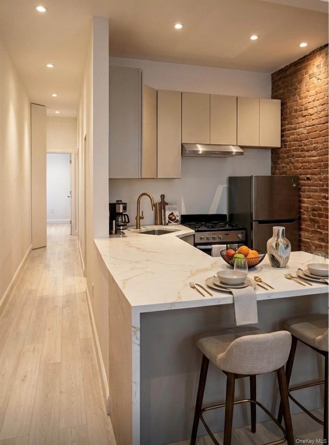 437 W 43rd Street Unit: 1 thumbnail 2