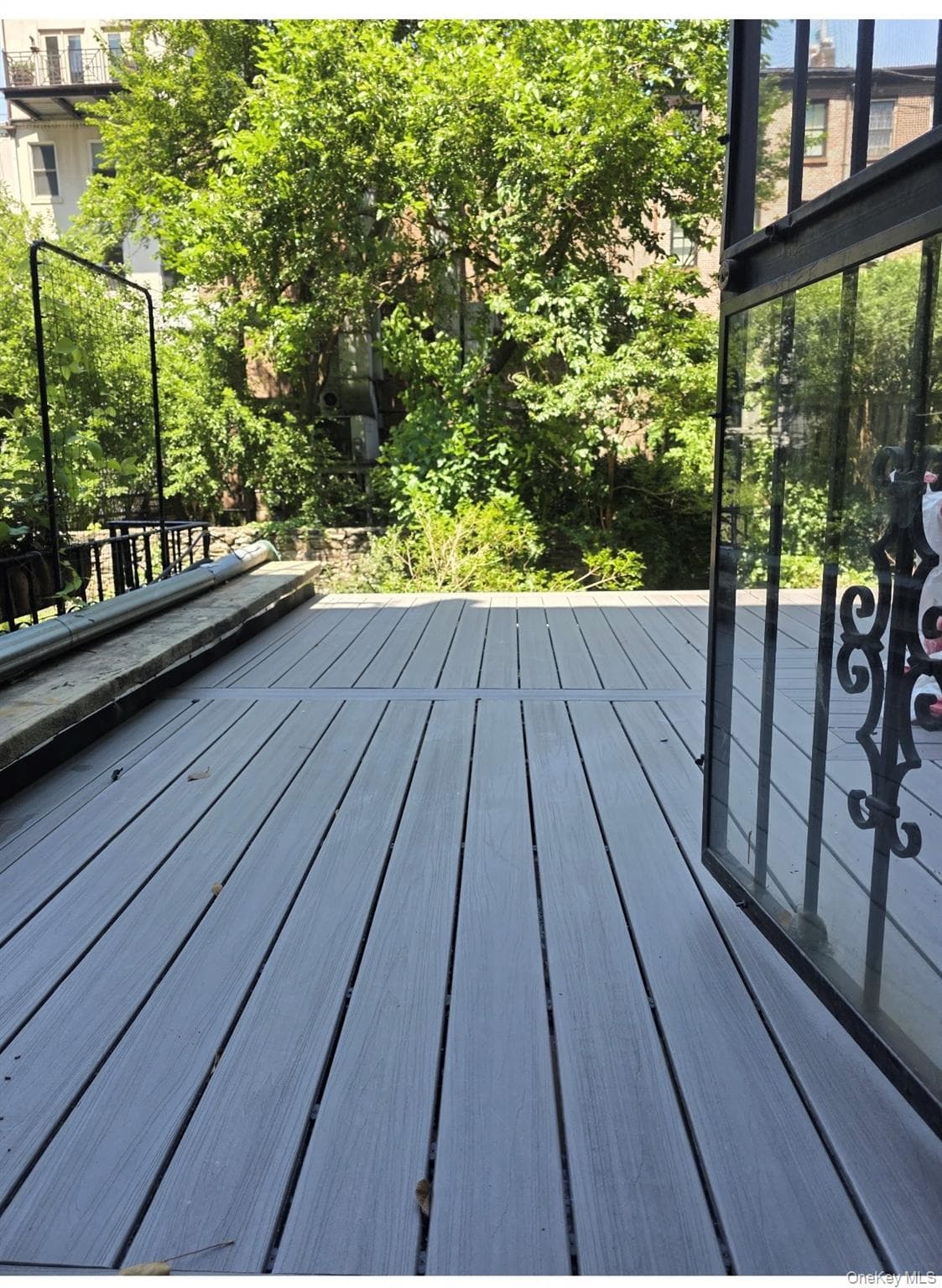 437 W 43rd Street Unit: 1 thumbnail 4