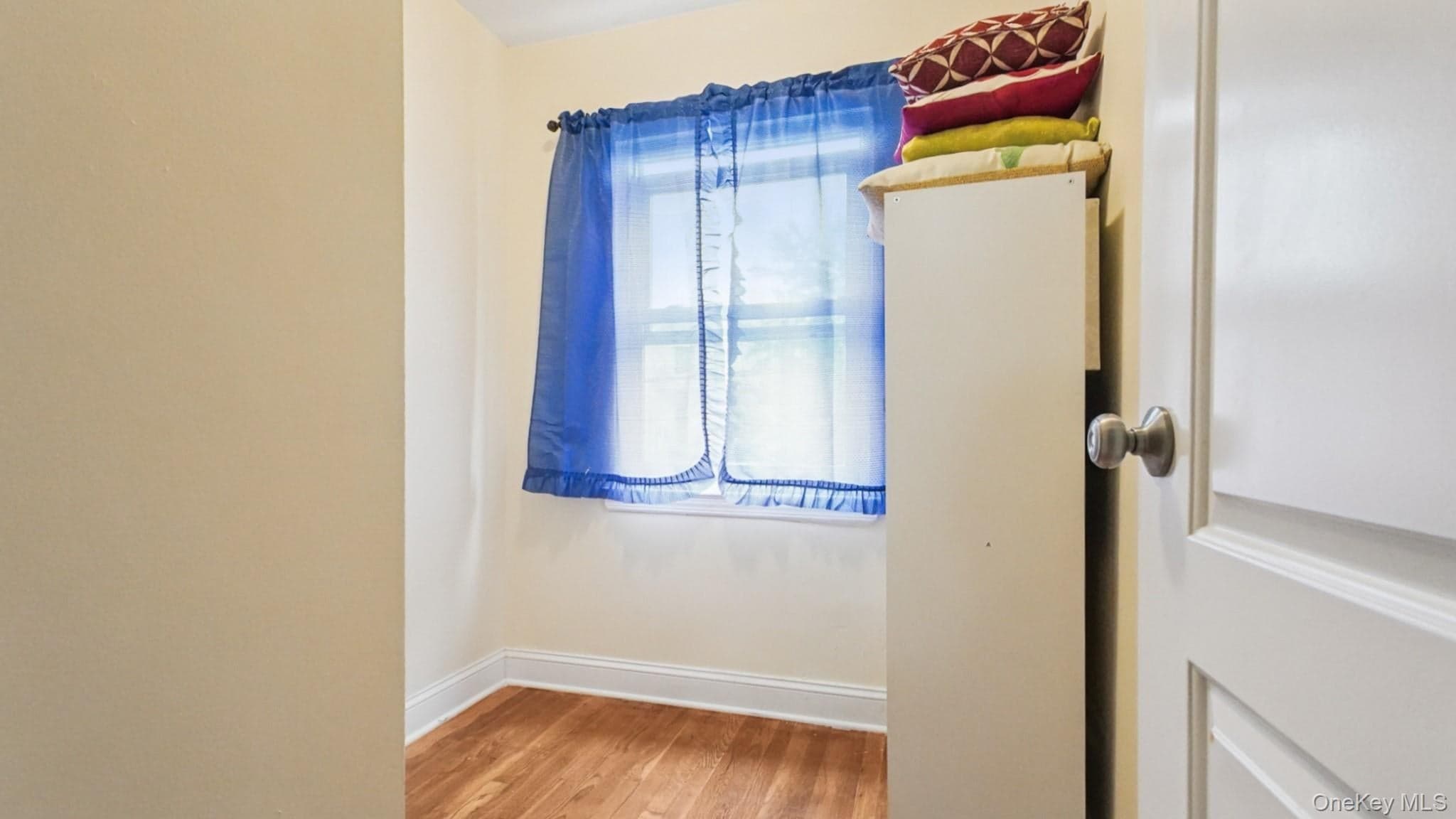 2733 Hone Avenue thumbnail 7