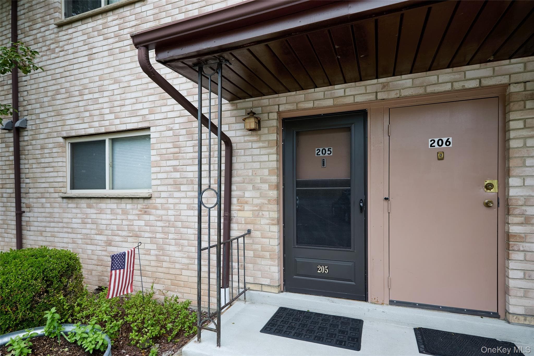 26 Cooper Road Unit: 205 thumbnail 2