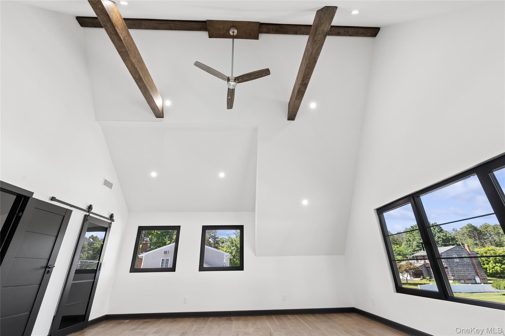 1355 Locust Avenue thumbnail 29