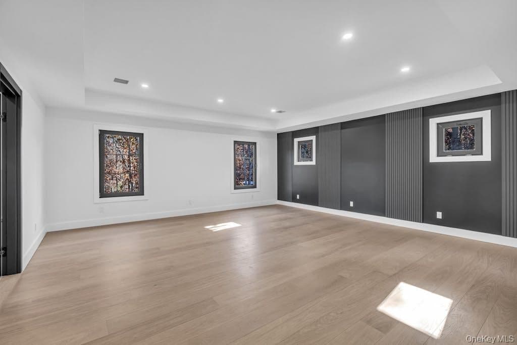 1355 Locust Avenue thumbnail 28