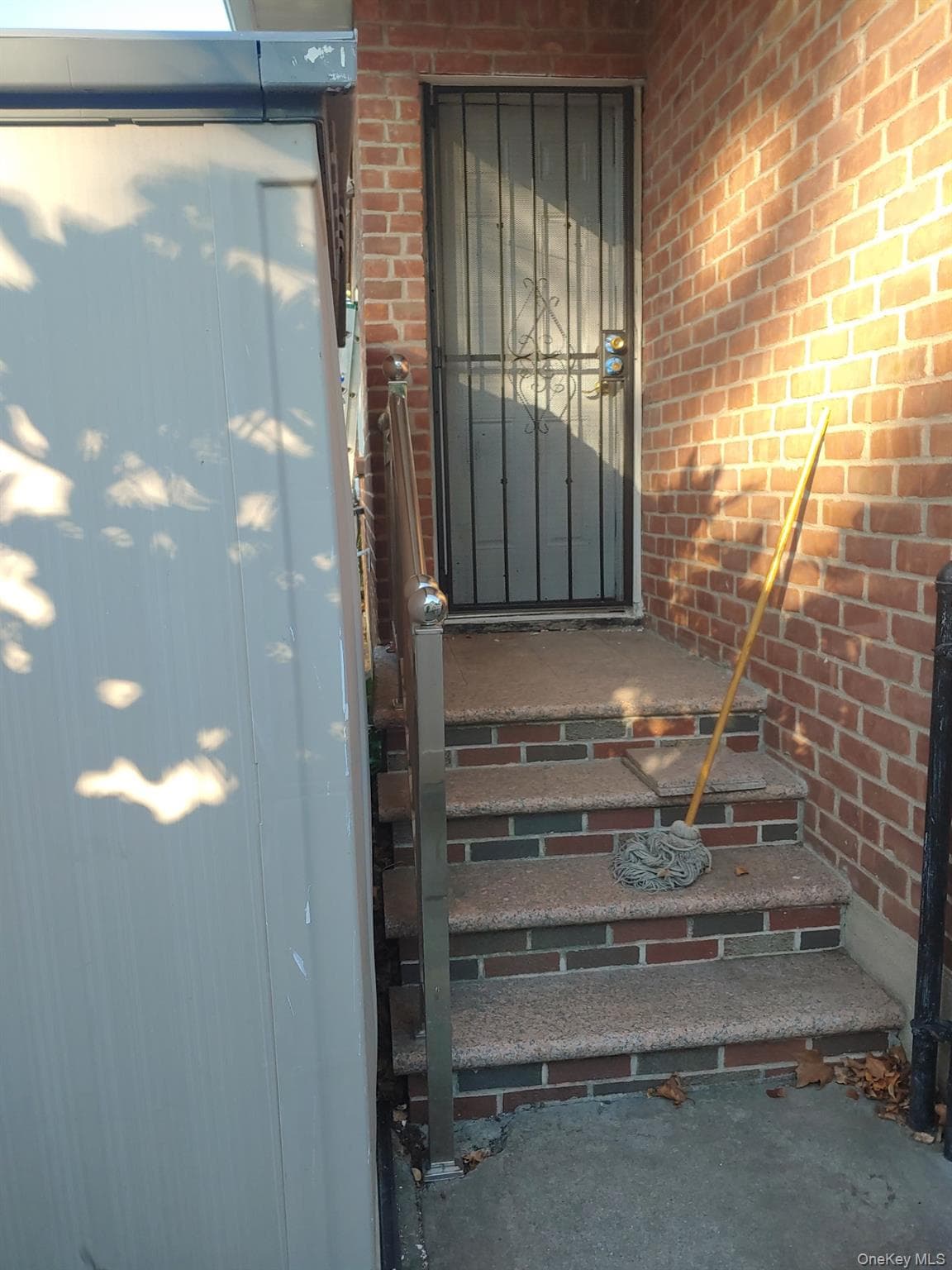 250-12 81st Avenue thumbnail 25