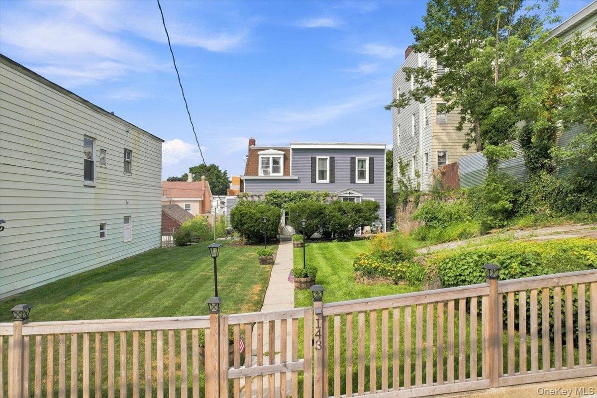 143 Oliver Avenue thumbnail 2