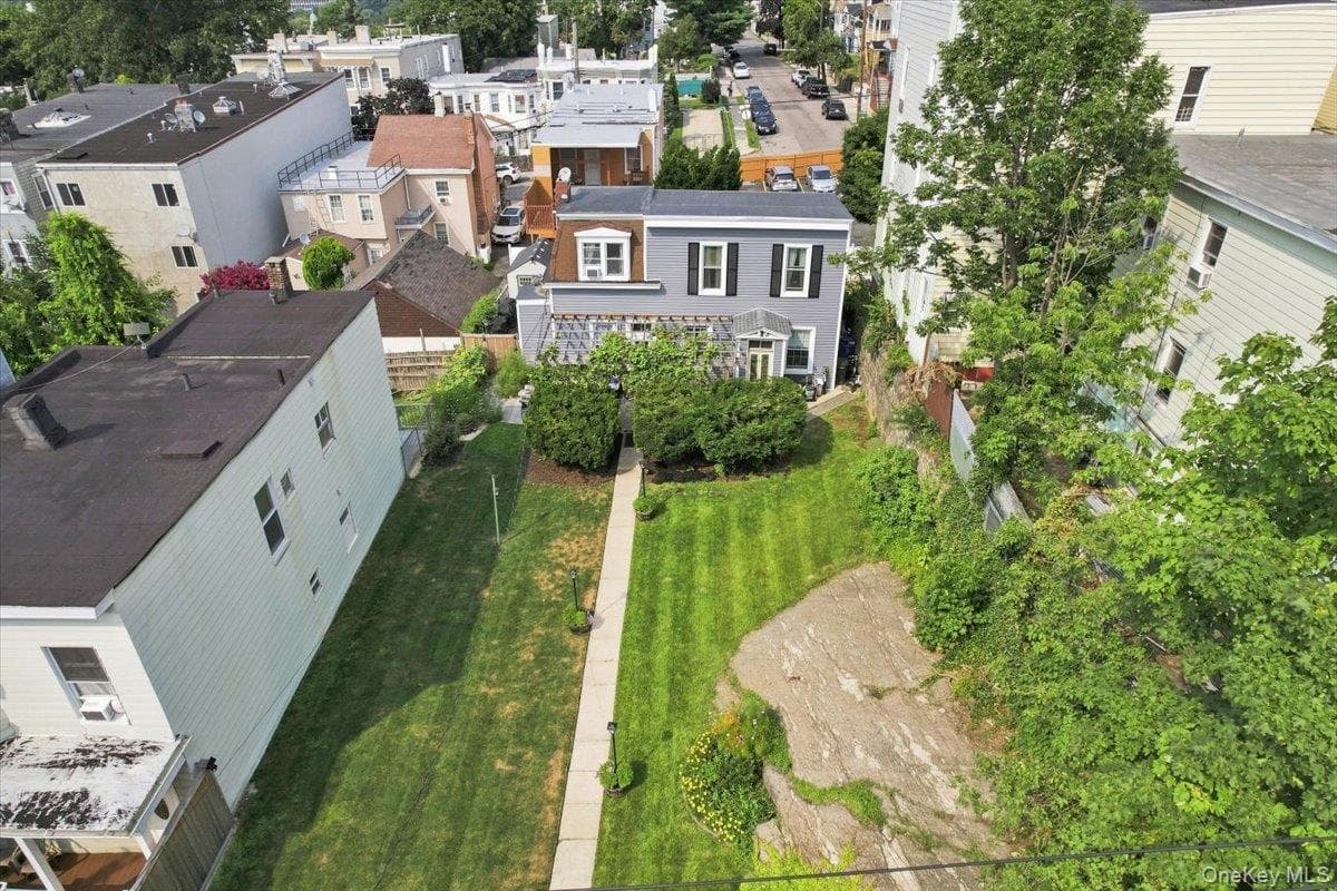 143 Oliver Avenue thumbnail 3