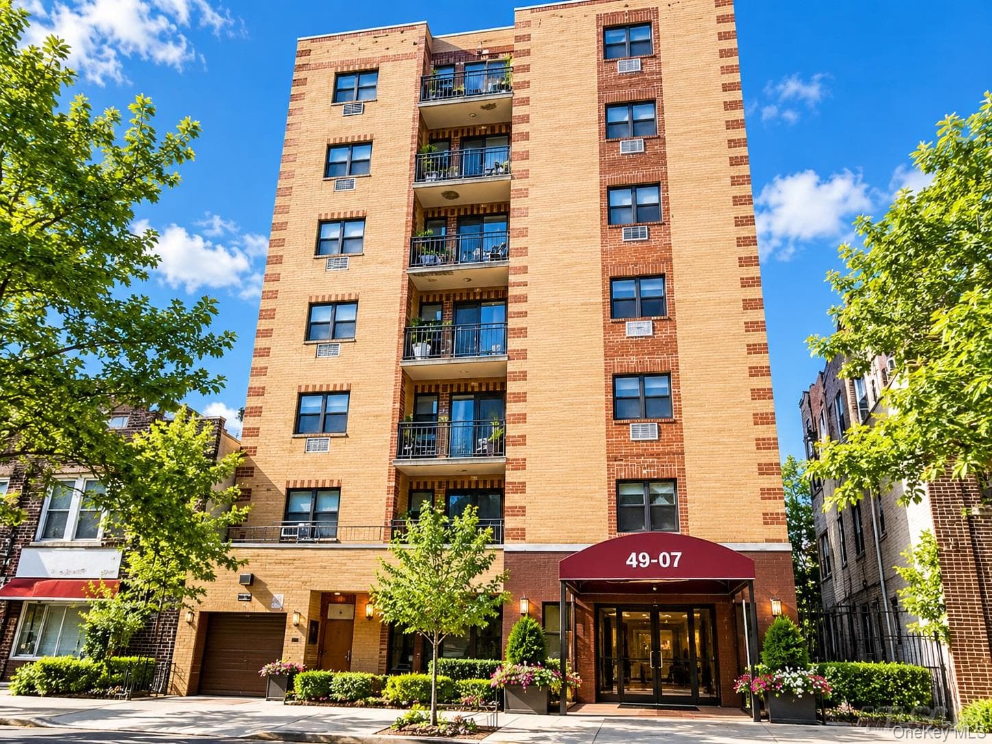4907 43rd Avenue Unit: 3R photo 1
