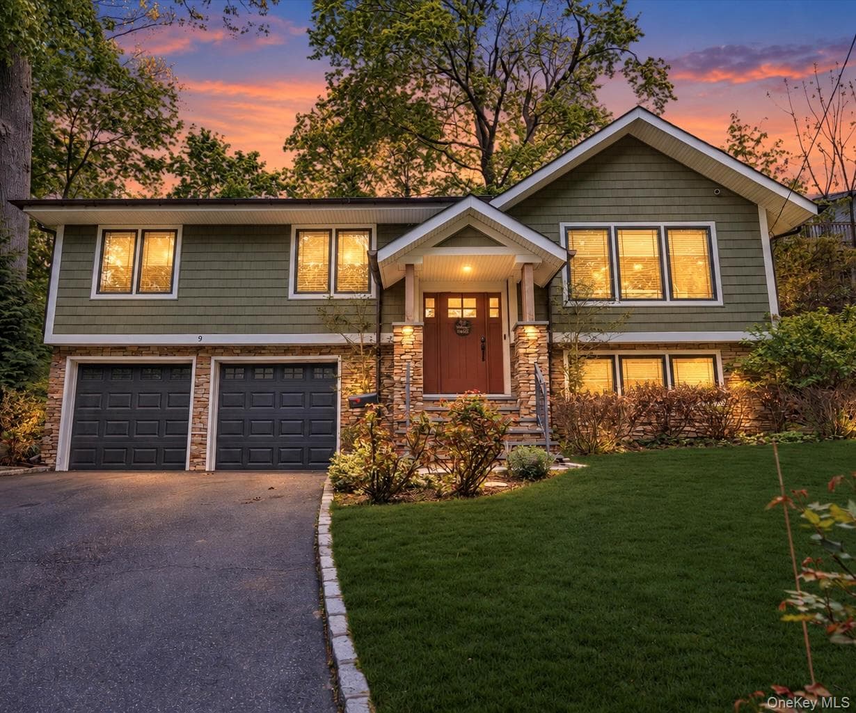 9 Winding Way, Sea Cliff
