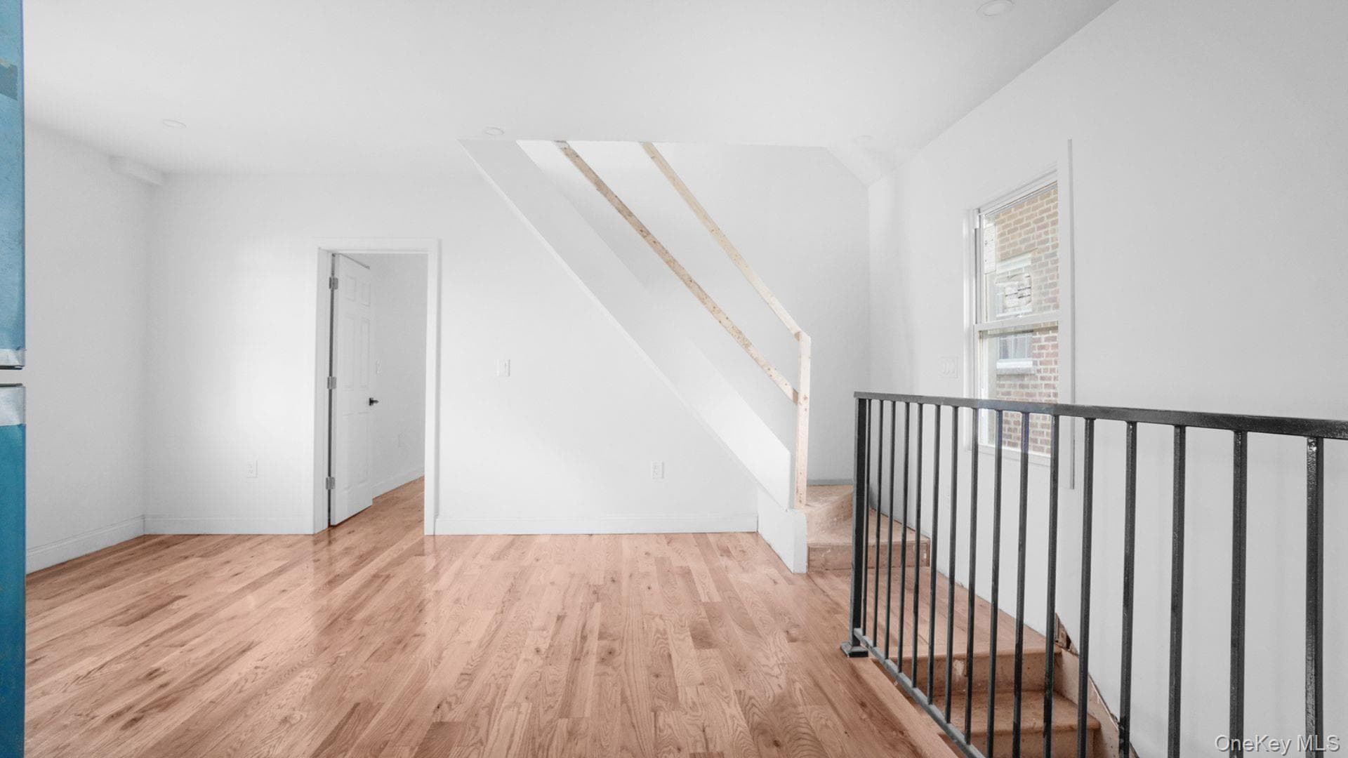 1148 E 211th Street thumbnail 14