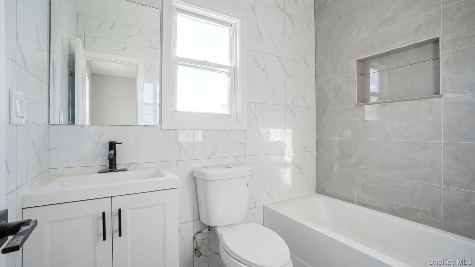 1148 E 211th Street thumbnail 23