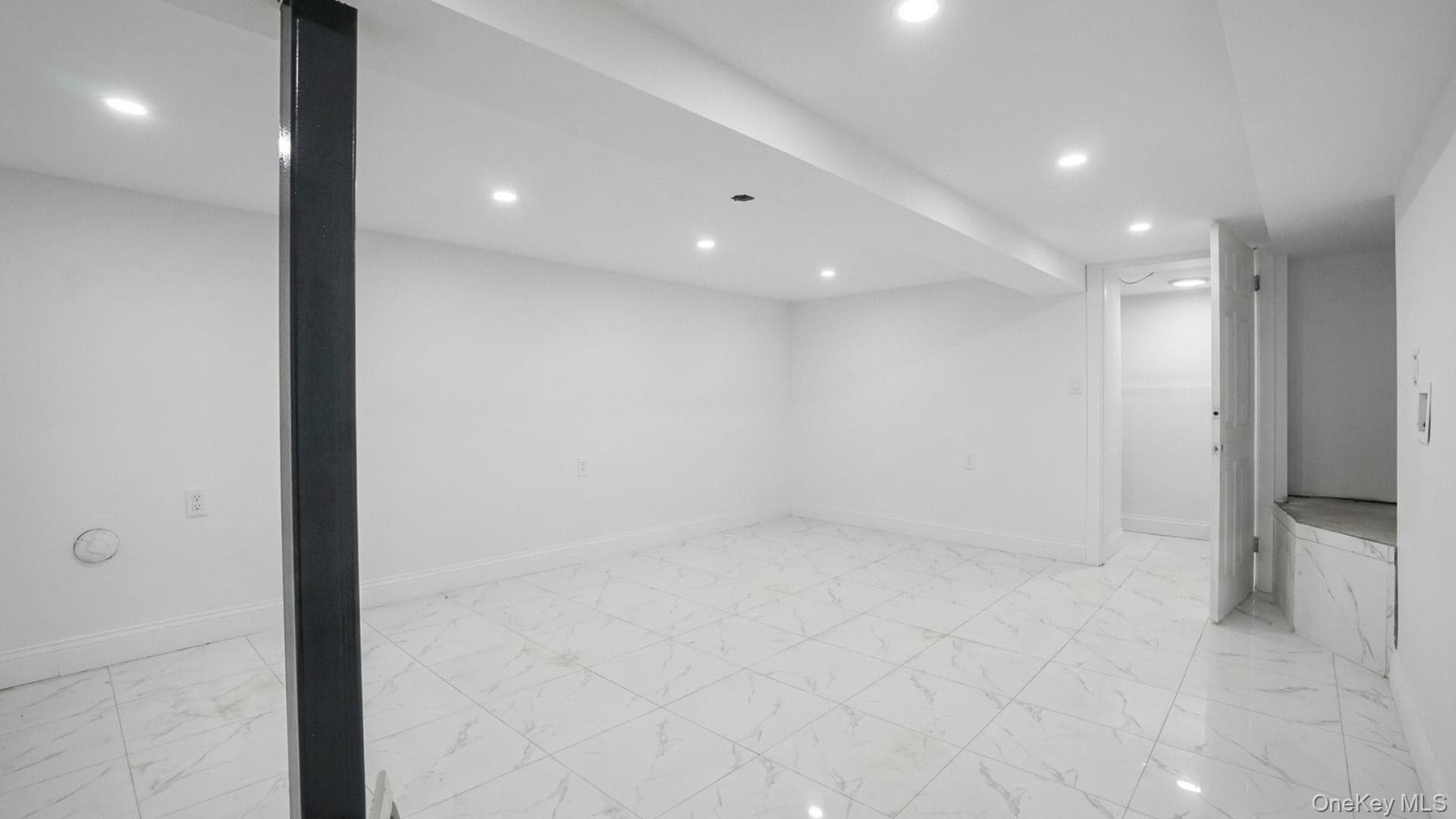 1148 E 211th Street thumbnail 21