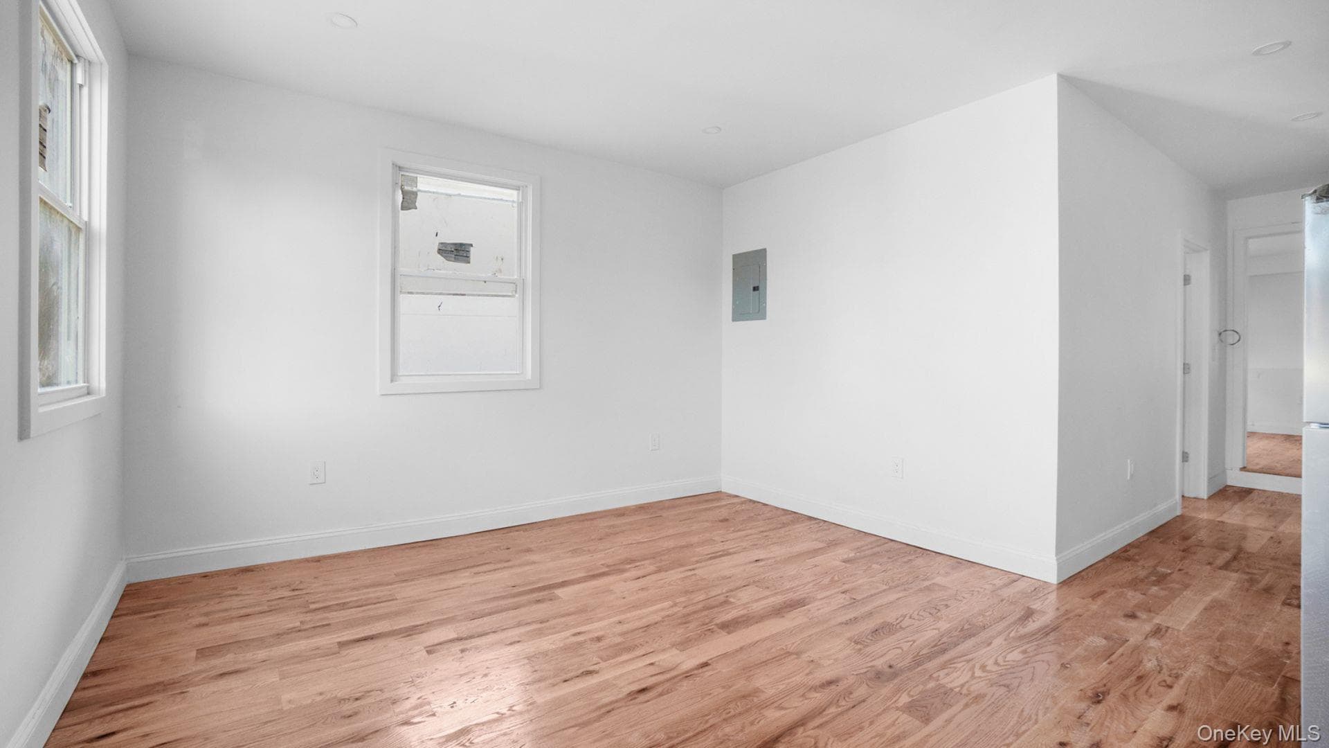 1148 E 211th Street thumbnail 16