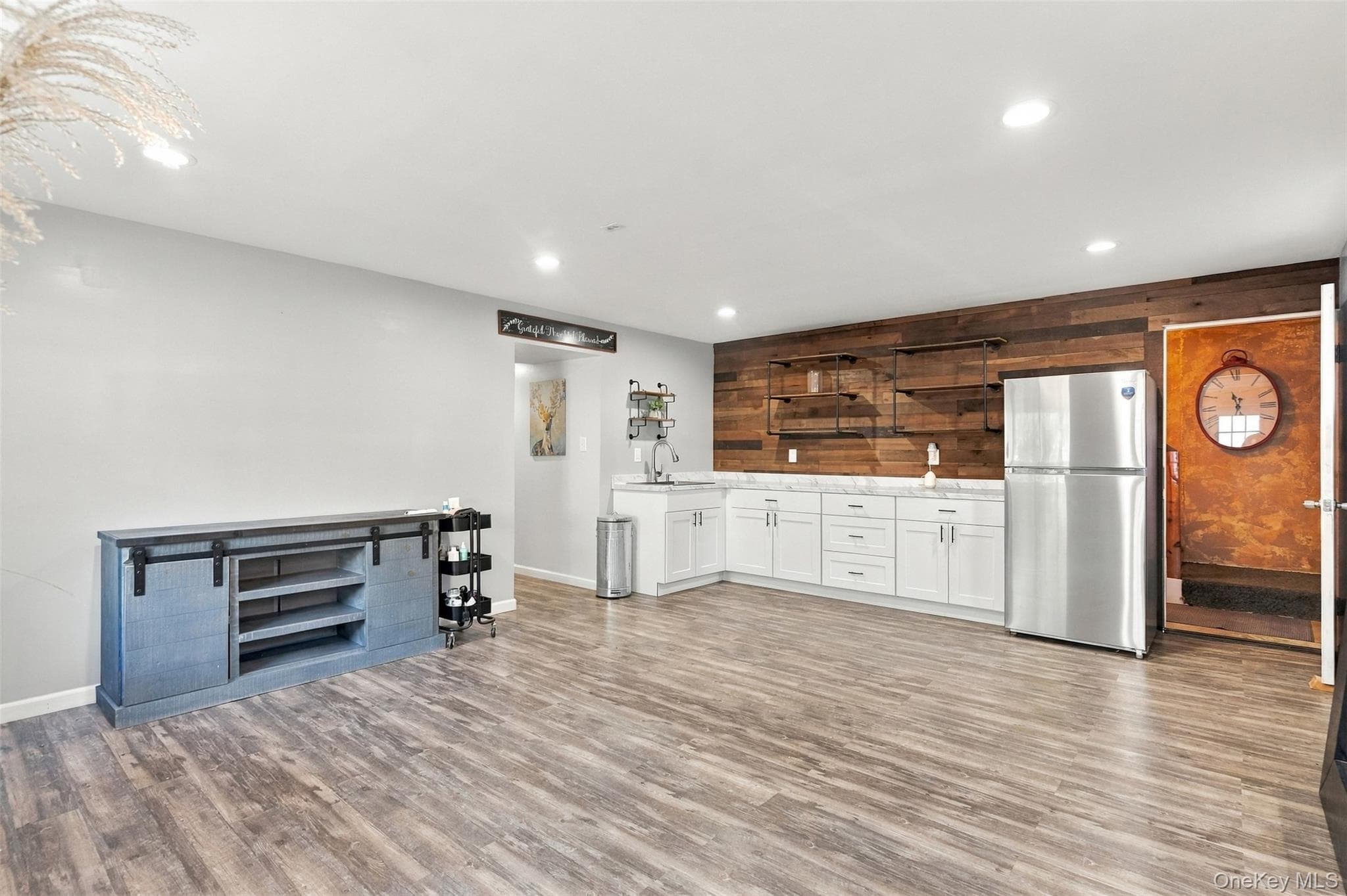 42 Western Avenue thumbnail 38
