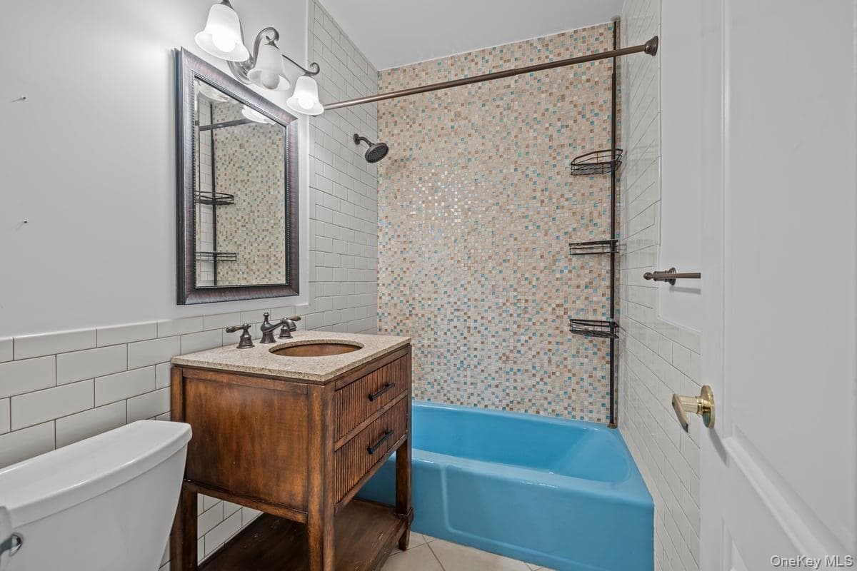 2400 Johnson Avenue Unit: 2F thumbnail 14