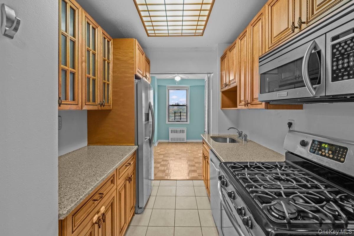 2400 Johnson Avenue Unit: 2F thumbnail 5