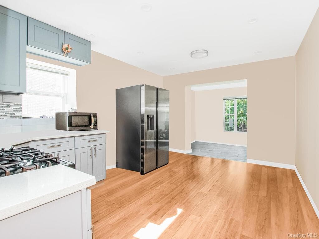 1283 E 223rd Street thumbnail 14