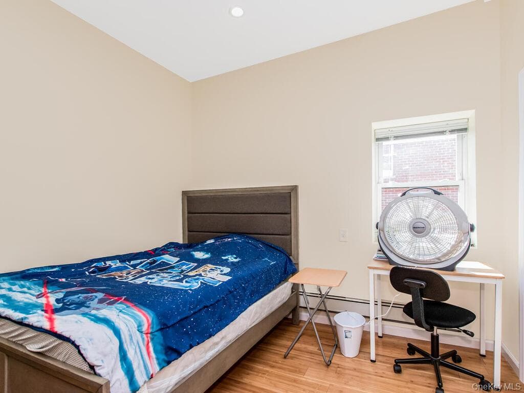 1283 E 223rd Street thumbnail 19
