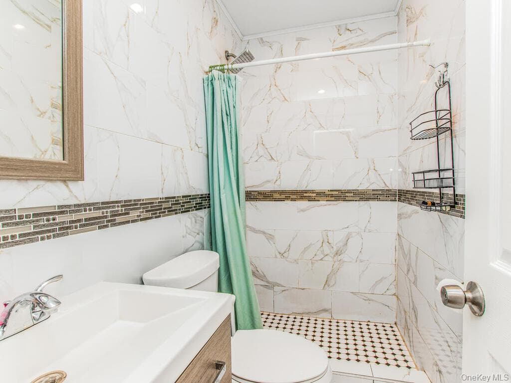 1283 E 223rd Street thumbnail 15