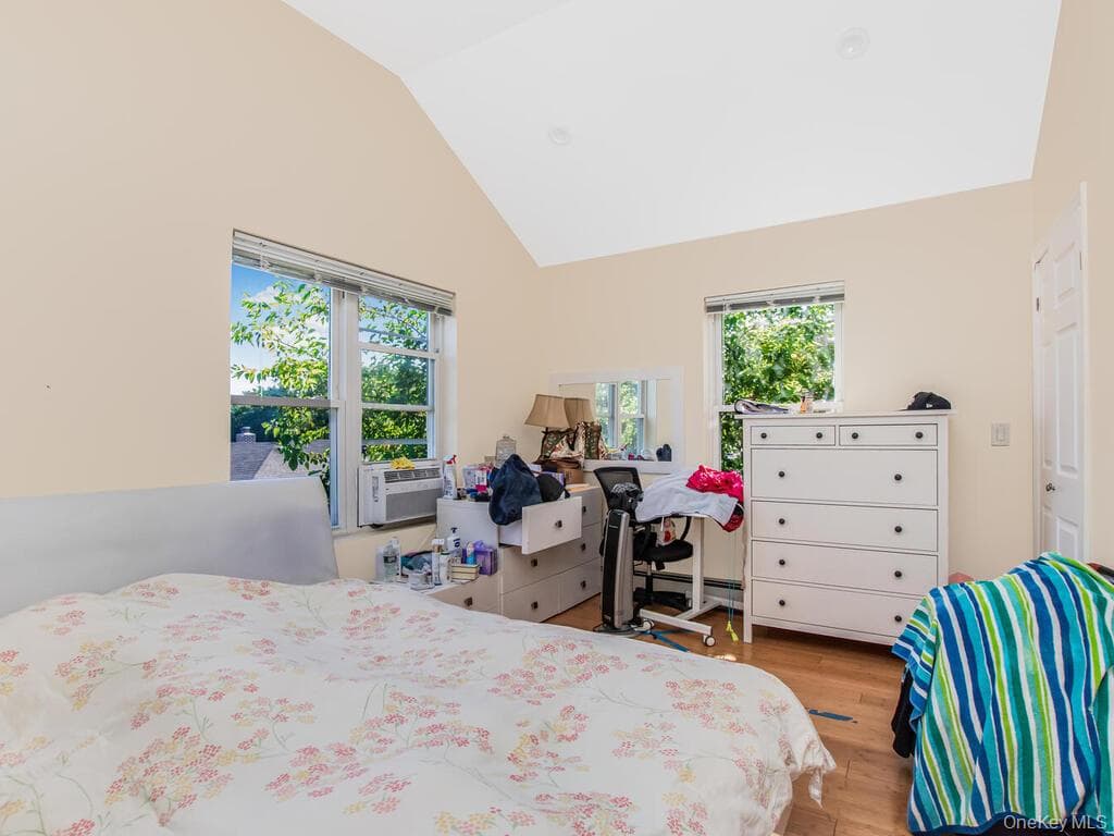 1283 E 223rd Street thumbnail 12