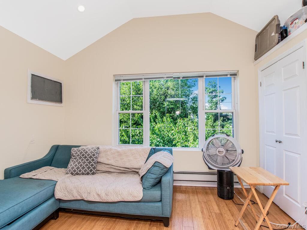 1283 E 223rd Street thumbnail 25