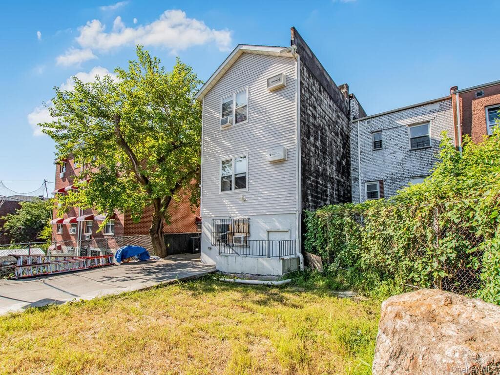 1283 E 223rd Street thumbnail 22