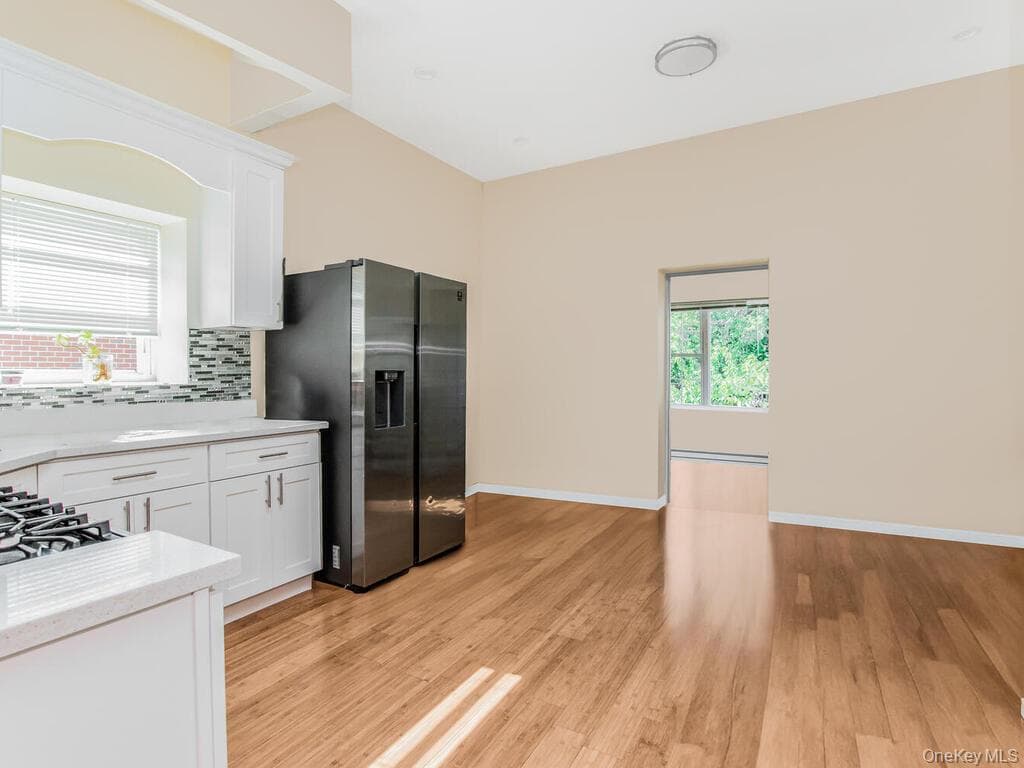 1283 E 223rd Street thumbnail 10