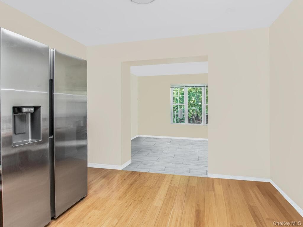 1283 E 223rd Street thumbnail 5
