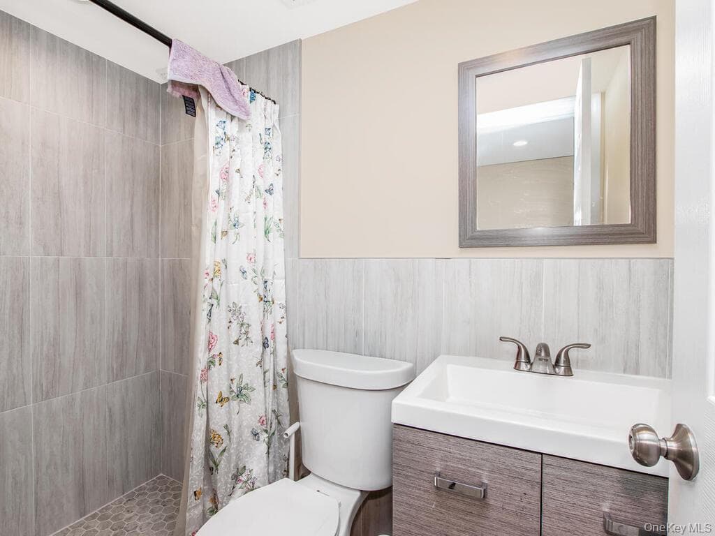 1283 E 223rd Street thumbnail 20