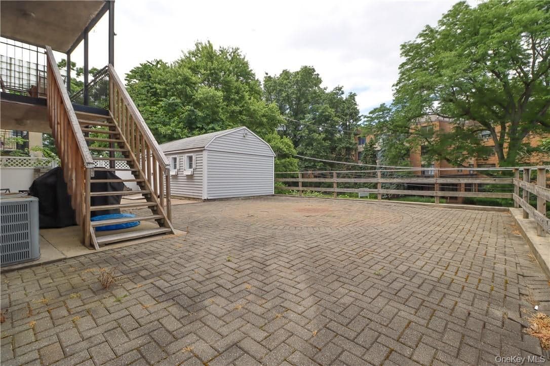 1078 Midland Avenue thumbnail 17