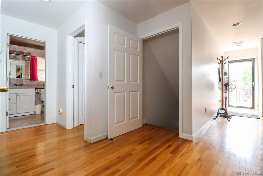 1078 Midland Avenue thumbnail 4