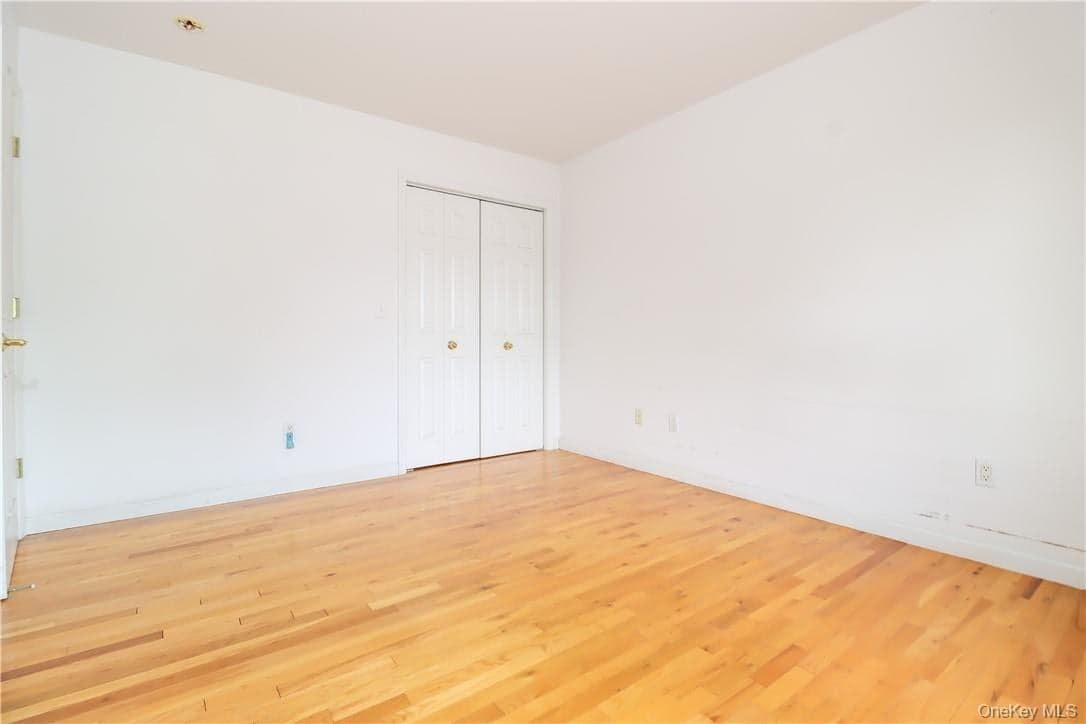 1078 Midland Avenue thumbnail 12